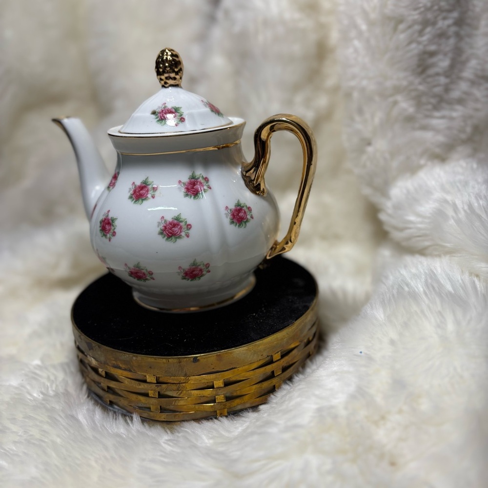 Vintage Nasco Fine China hot teapot with a rose pattern, handcrafted in Japan. - Picture 8 of 13